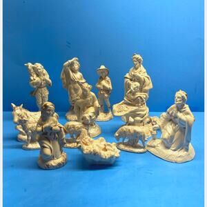 Vintage Atlantic Mold Inc Ceramic Off White and Gold Nativity Set Christmas